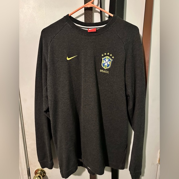 Vintage Nike brazil sweatshirts - Picture 6 of 6